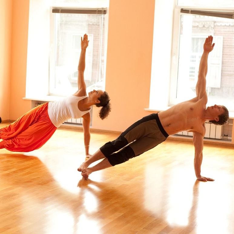 Йога какие виды. Индивидуальная тренировка по йоге. Какие есть виды йоги. Статичная йога название. 15 Видов йоги.